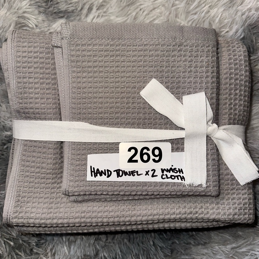 Quince Waffle Weave Hand Towel & 2 Wash Cloth Set - Light Gray - NWOT